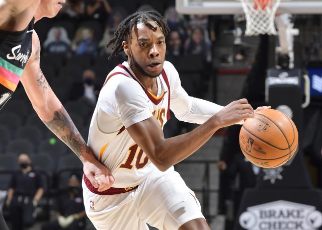 湖人偏向低 湖人偏向低